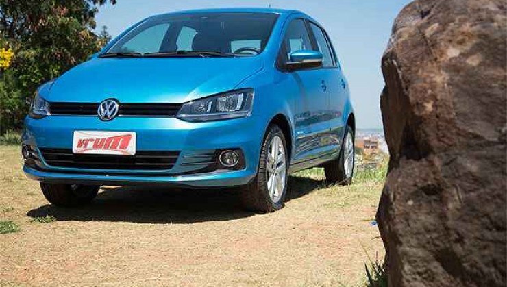 Volkswagen Fox Highline 1.6 MSI 2015 azul