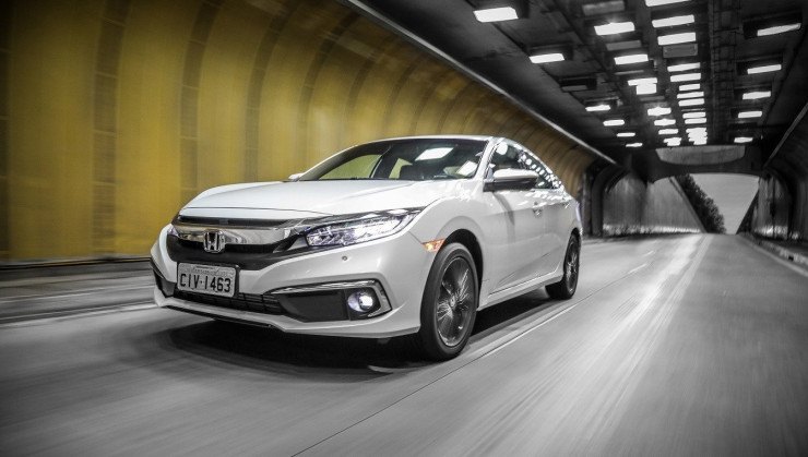honda-civic-touring-branco-de-frente