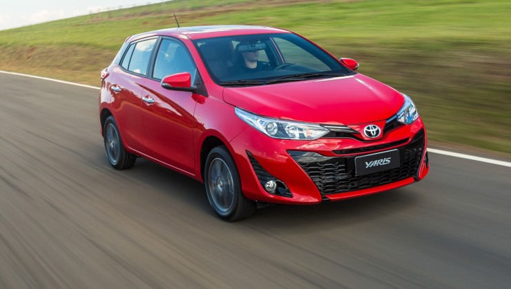 79063b86-toyota-yaris-hatch-2019-vermelho-frente