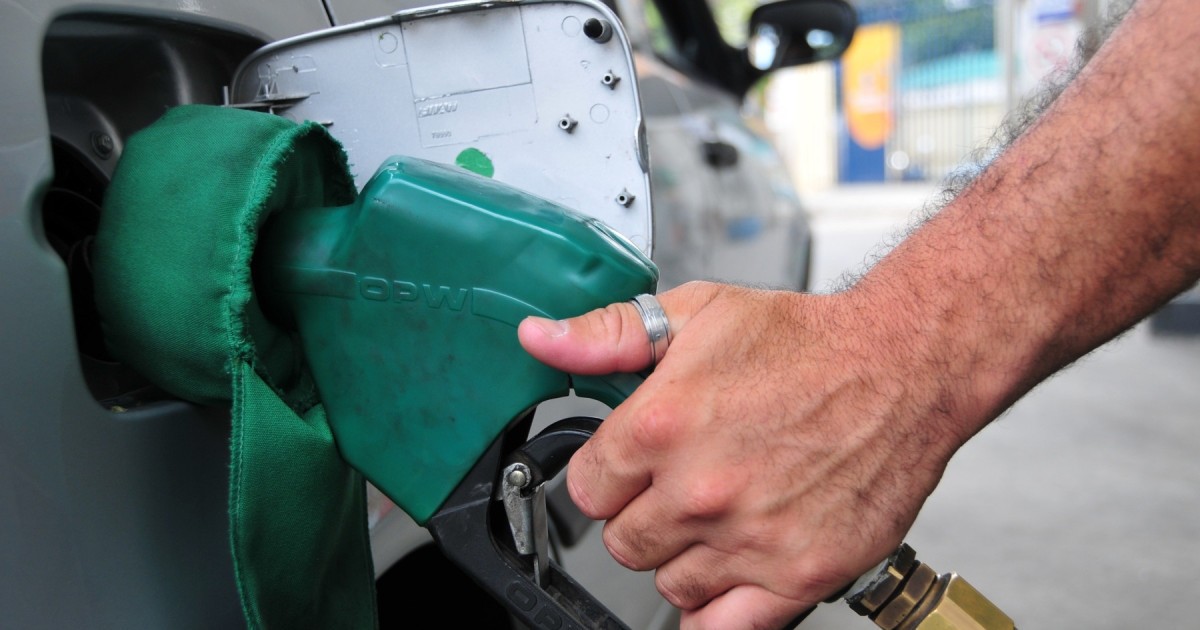 Os oponentes dizem que o etanol pode ajudar a reduzir as emissões de dióxido de carbono