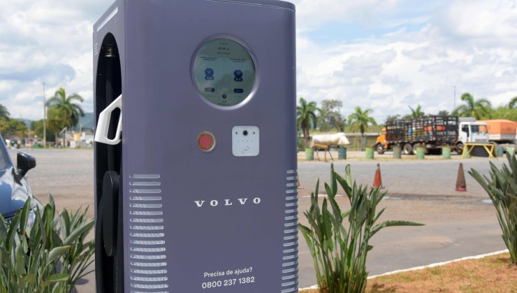 d8e99826-eletroposto-volvo-sp-bh-carregador-de-150-kwh
