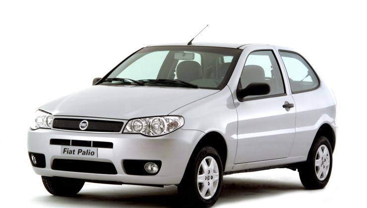 Fiat Palio EX 1.0 Fire flex branco modelo 2007 duas portas de frente no est&uacute;dio