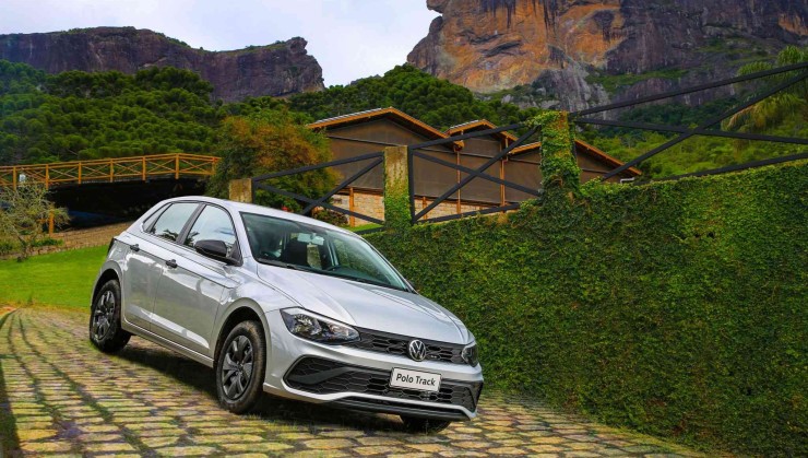 Volkswagen Polo Track na cor prata