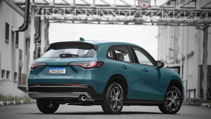 Honda ZR-V 2024 cinza de traseira