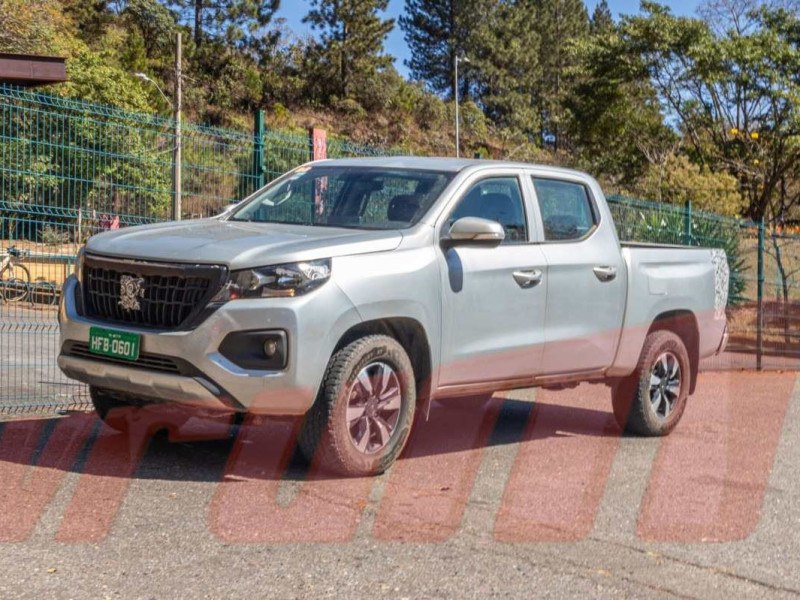 Fiat Titano se diferencia da Peugeot Landtrek apenas por detalhes