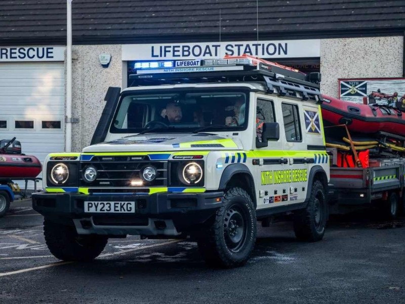 Ineos Grenadier é usado por estação de busca e salvamento aquático do Reino Unido, substituindo Land Rover Defender clássico.