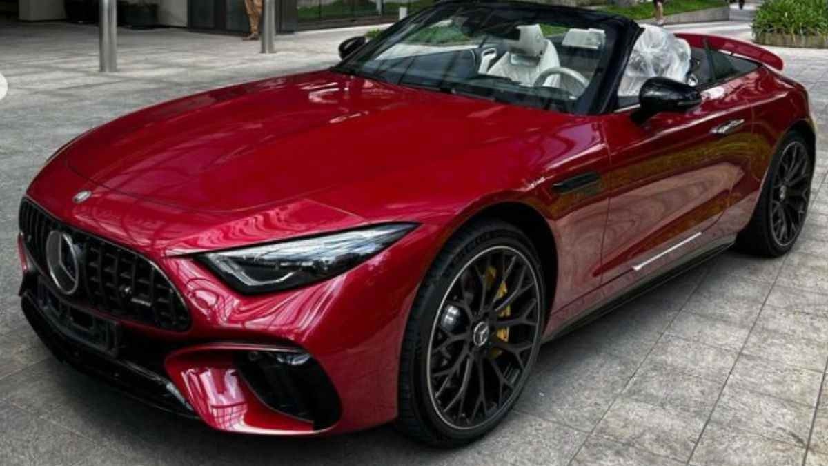  Mercedes SL63 AMG vermelho de Iran Ângelo, ex-mulher de Hulk