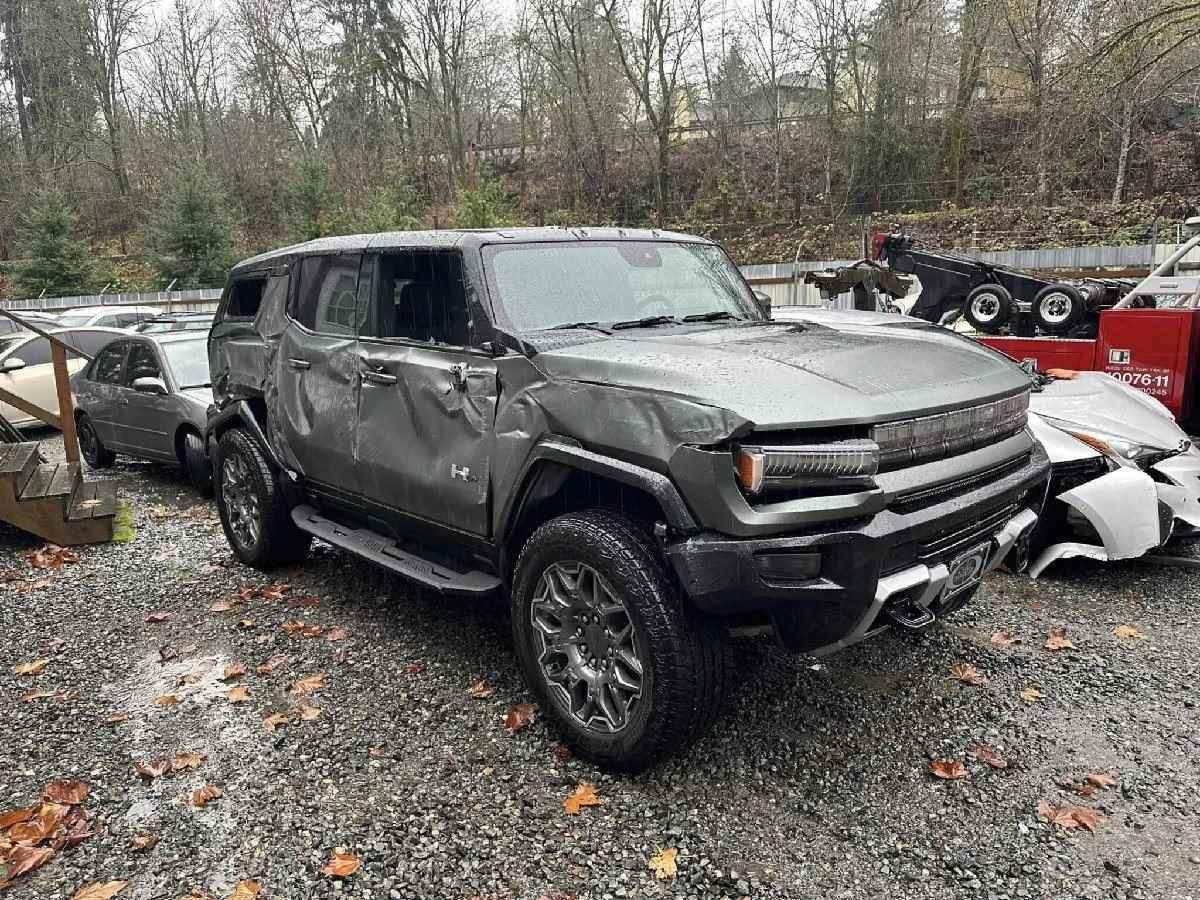 Fotos Hummer tombado e destruído