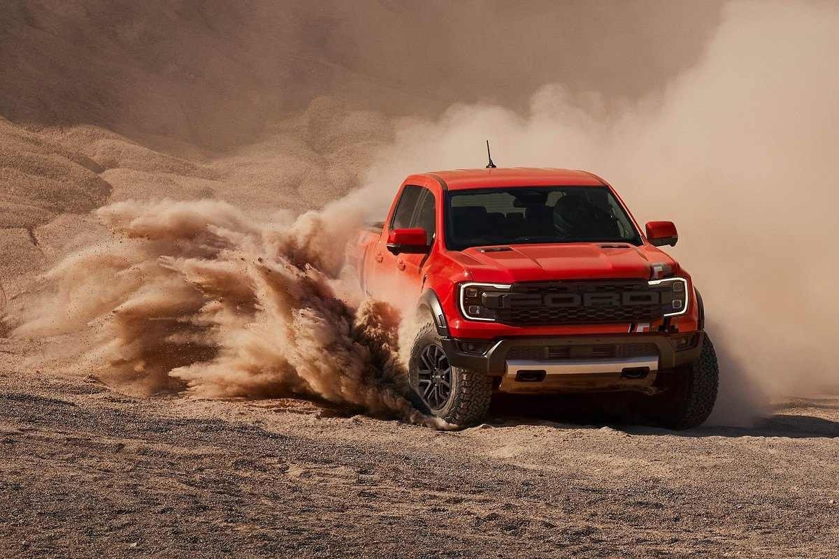 A Ford Ranger Raptor é uma variação alta performance do modelo