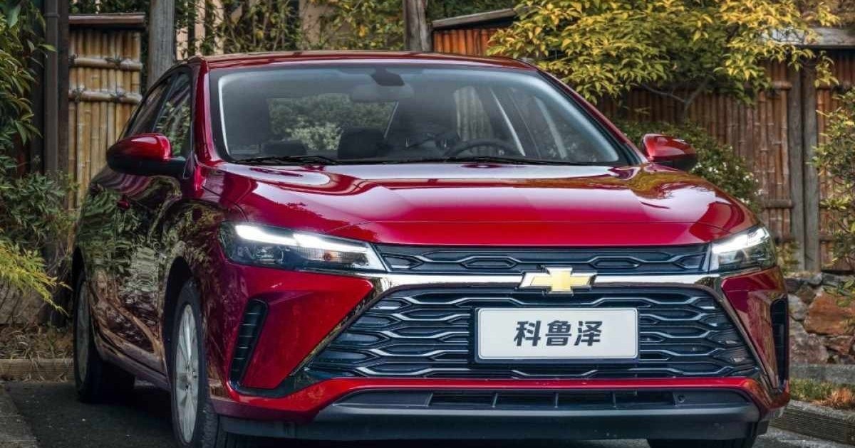 O novo Chevrolet Monza é vendido na China em versão híbrida leve de 48V