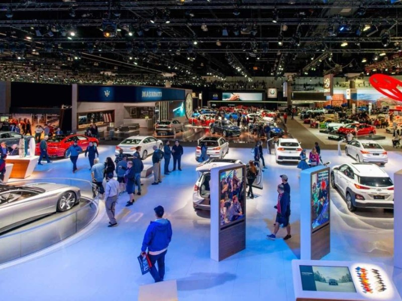 Os salões do automóvel com estandes suntuosos e caros serão substituídos por outros com test drive e venda de carros