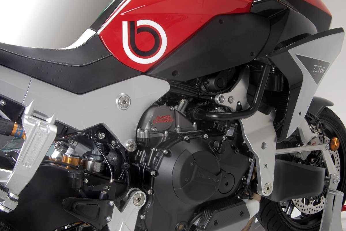 Bimota Tera modelo 2024 vermelho preto e branco detalhe do motor estática no estúdio