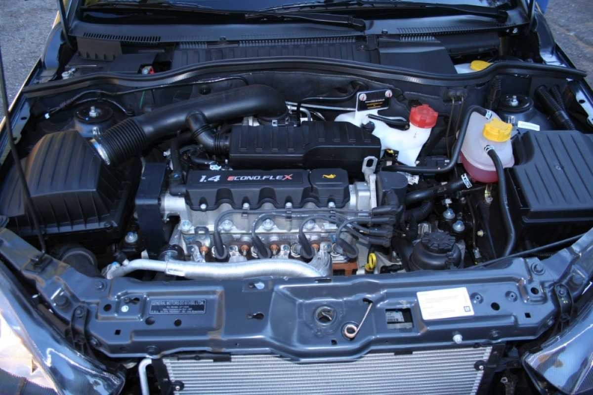 Chevrolet Corsa 2010: 10 fatos antes da compra do usado