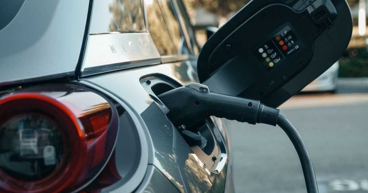 Carros elétricos pagarão IPVAs mais baratos em alguns estados