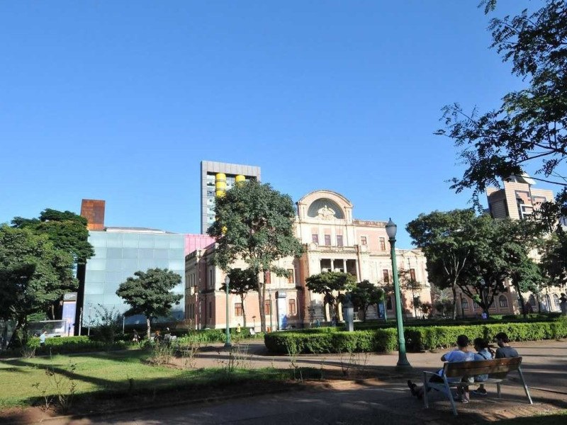 Praça da Liberdade terá festa de Ano Novo com palco e food trucks