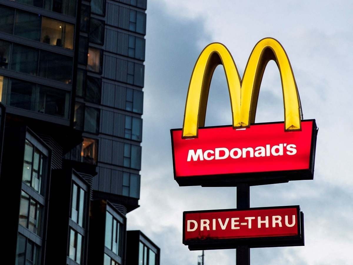 Quantos Big Macs se come enquanto um carro elétrico recarrega?