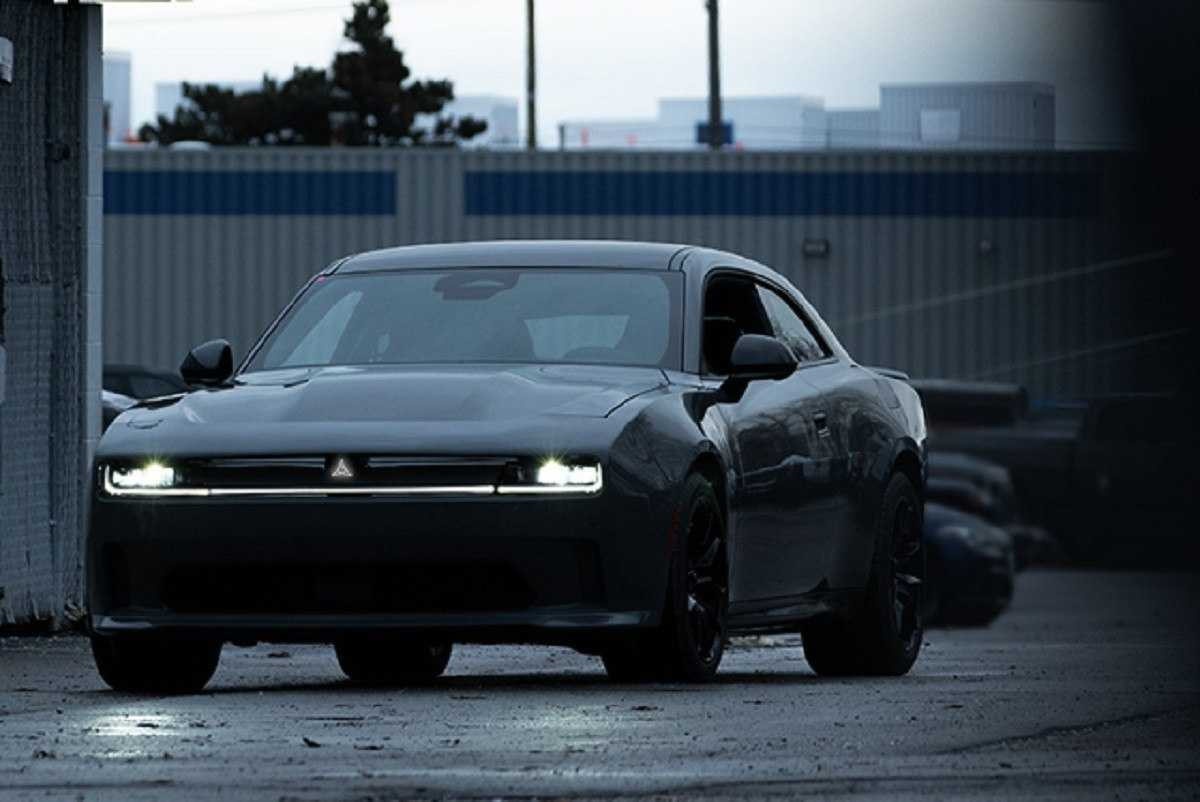 Dodge Charger voltará com visual agressivo e opção de motor a gasolina