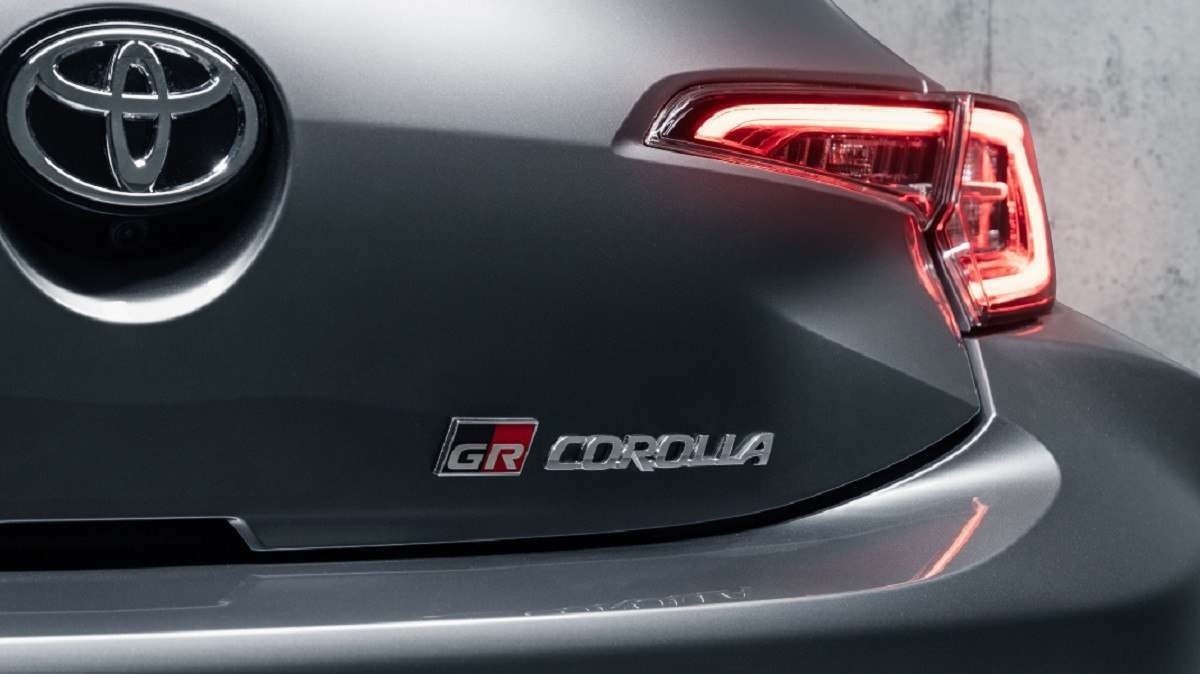 Emblema GR Corolla