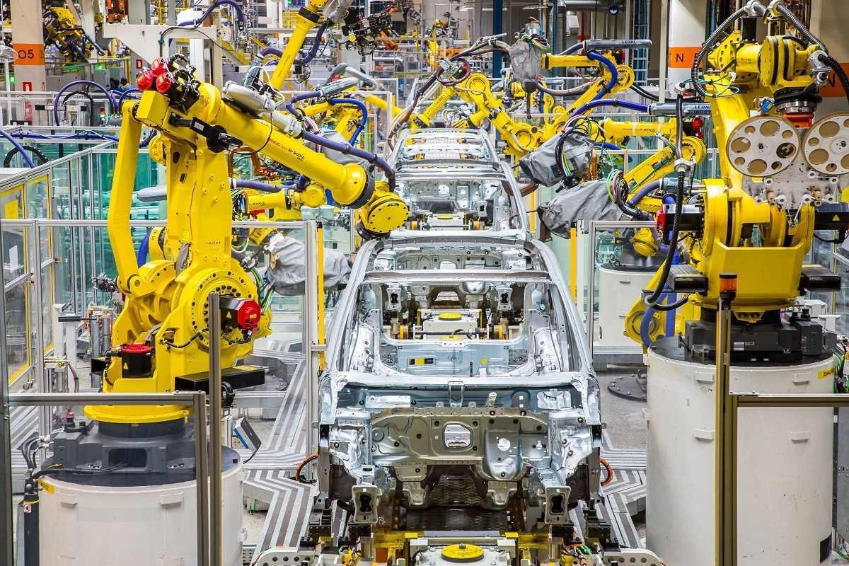 Veículos T-Cross ainda em processo inicial de produção na fábrica da Volkswagen em São José dos Pinhais (PR)
