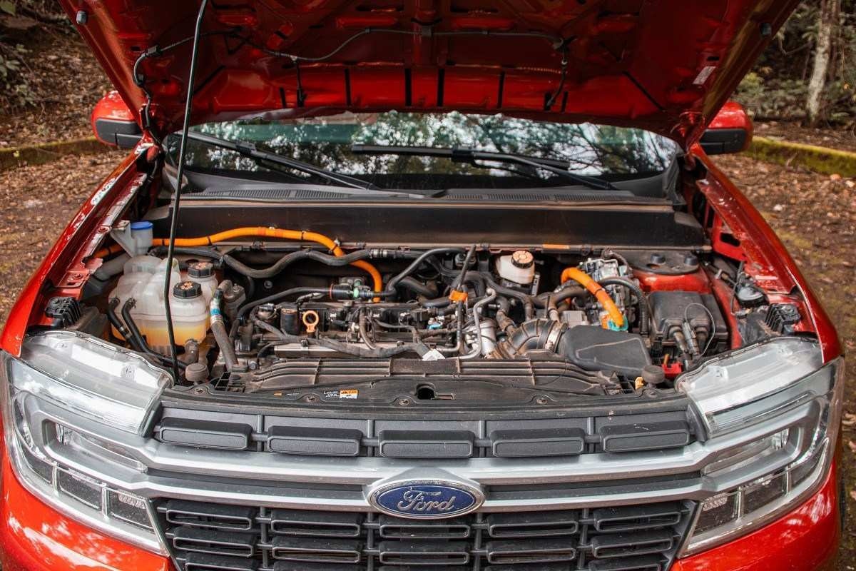 Ford Maverick Hybrid vermelha 2024