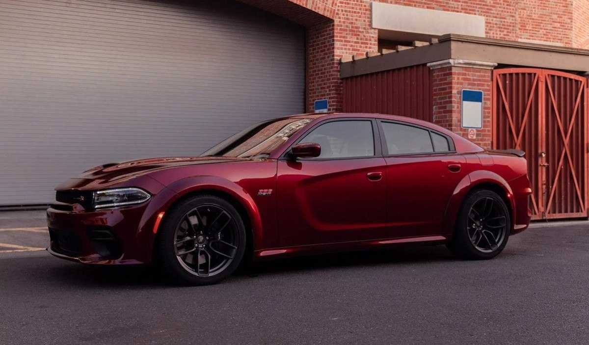 Dodge Charger vinho