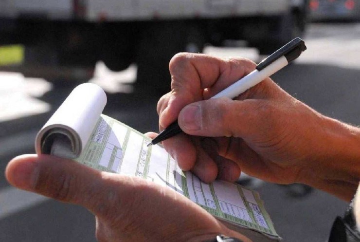 &Eacute; poss&iacute;vel obter desconto em multas de tr&acirc;nsito? Entenda como funciona  