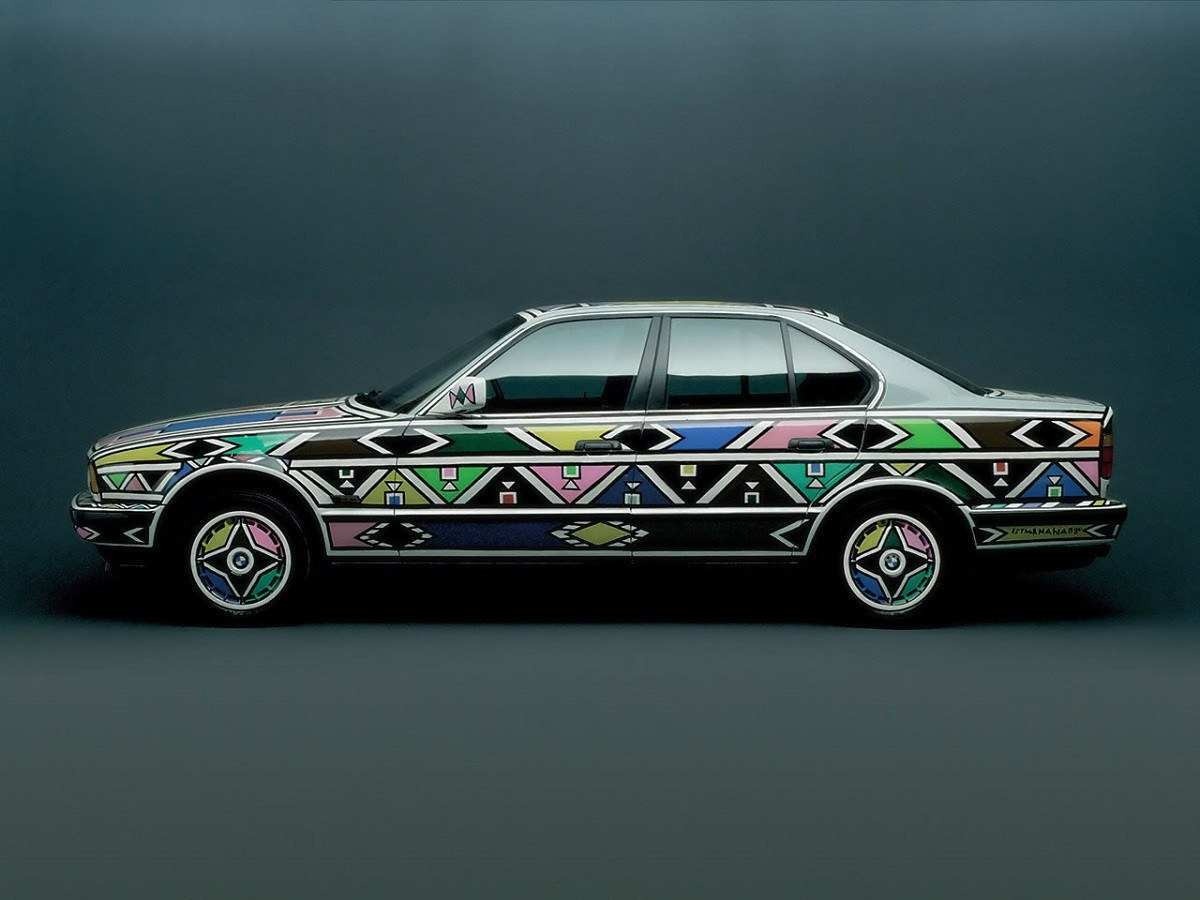 BMW 525i 1991 Art Car de Esther Mahlanger foi exposto em diversos museus ao redor do mundo