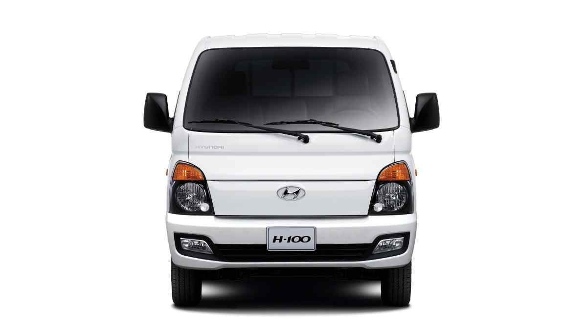 Hyundai HR H-100 branco de frente estático no estúdio