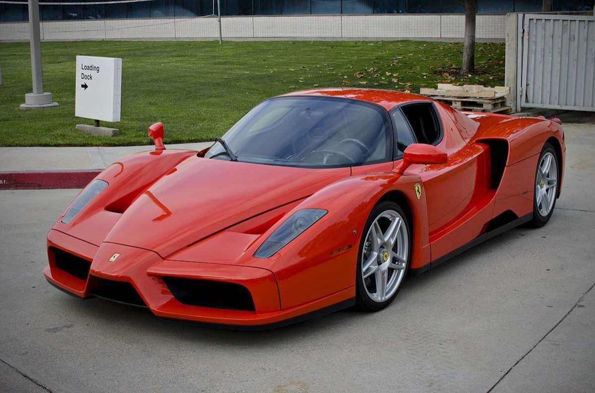 Ferrari Enzo vermelha