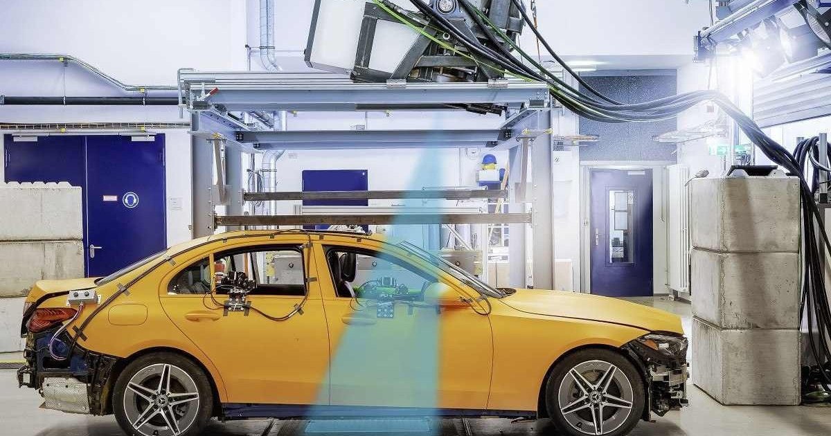 Mercedes-Benz realizou o primeiro teste de colisão com raio-x do mundo