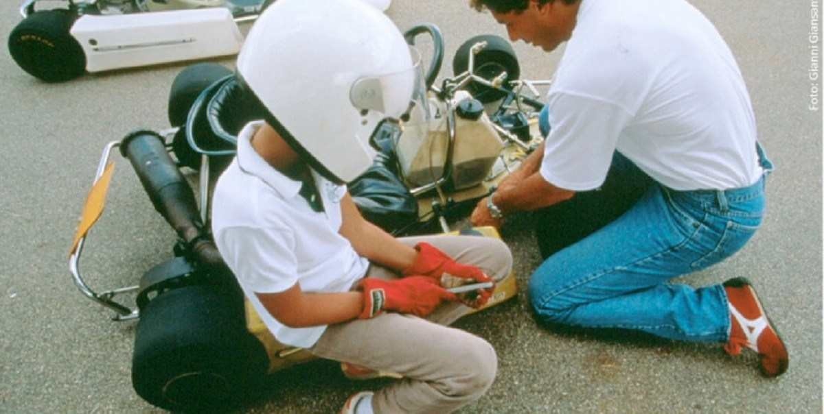 Senna ganhou kart montado pelo próprio pai aos 4 anos
