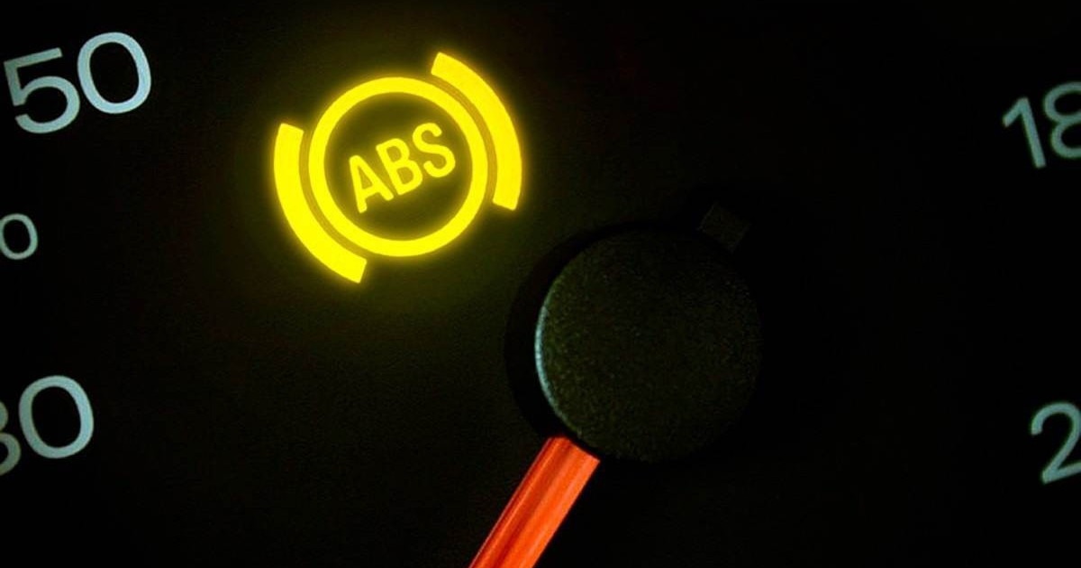 Luz do ABS acesa no painel não indica falta de freios