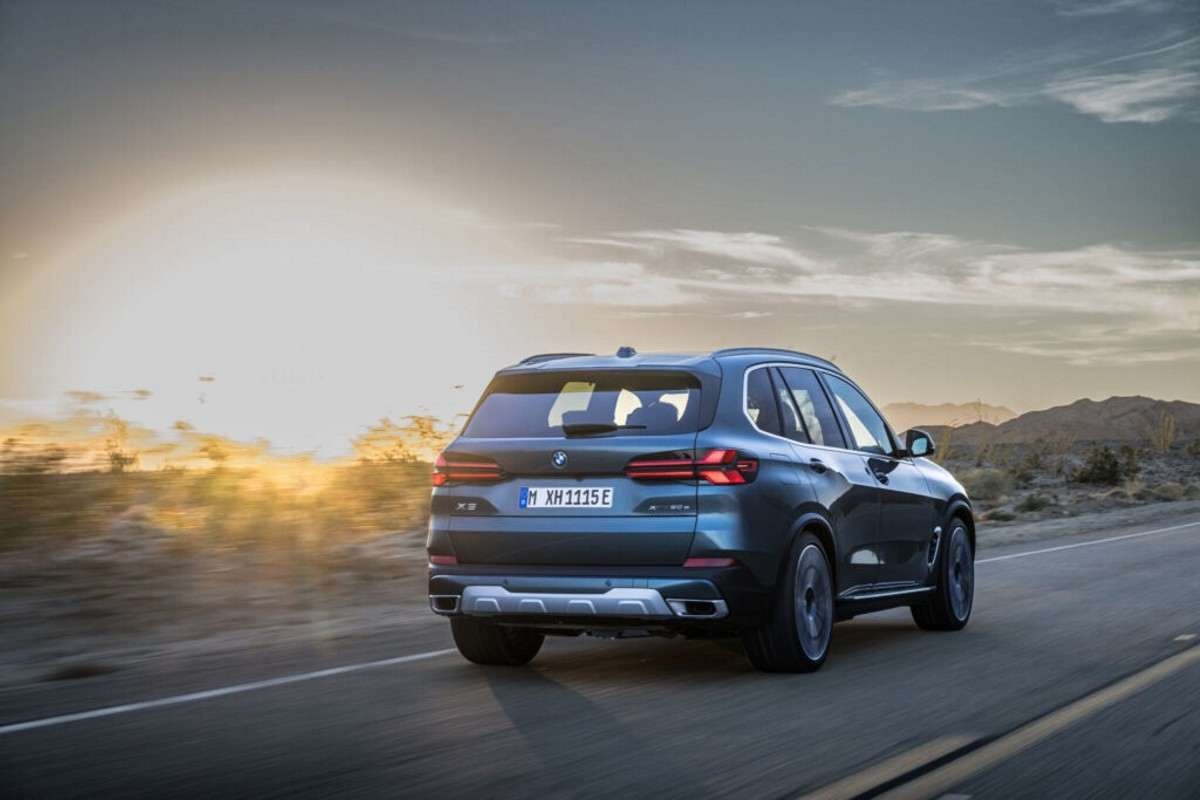 BMW anuncia produção do X5 híbrido plug-in no Brasil. 