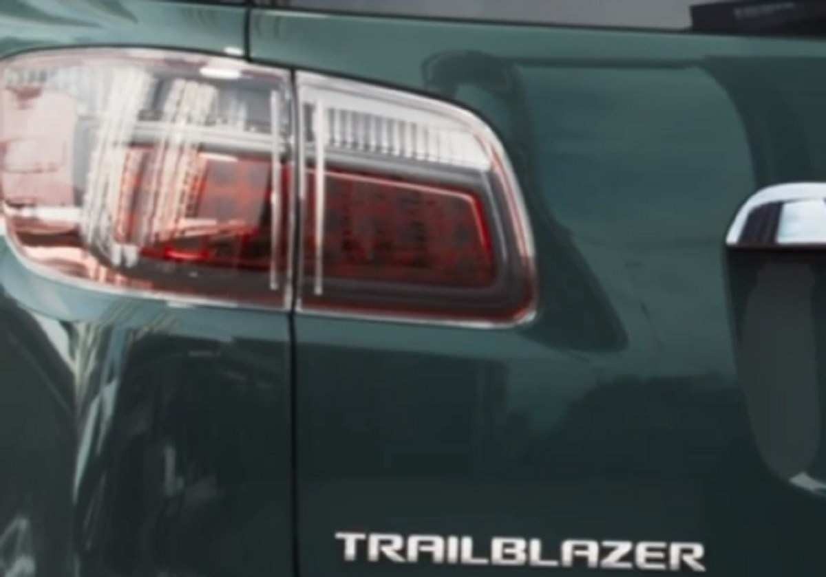 Detalhe da lanterna traseira esquerda do Chevrolet Trailblazer 2025