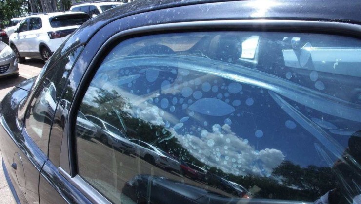 A presença de bolhas pode atrapalhar a visibilidade dos motoristas -  (crédito: Internet / Reprodução)
