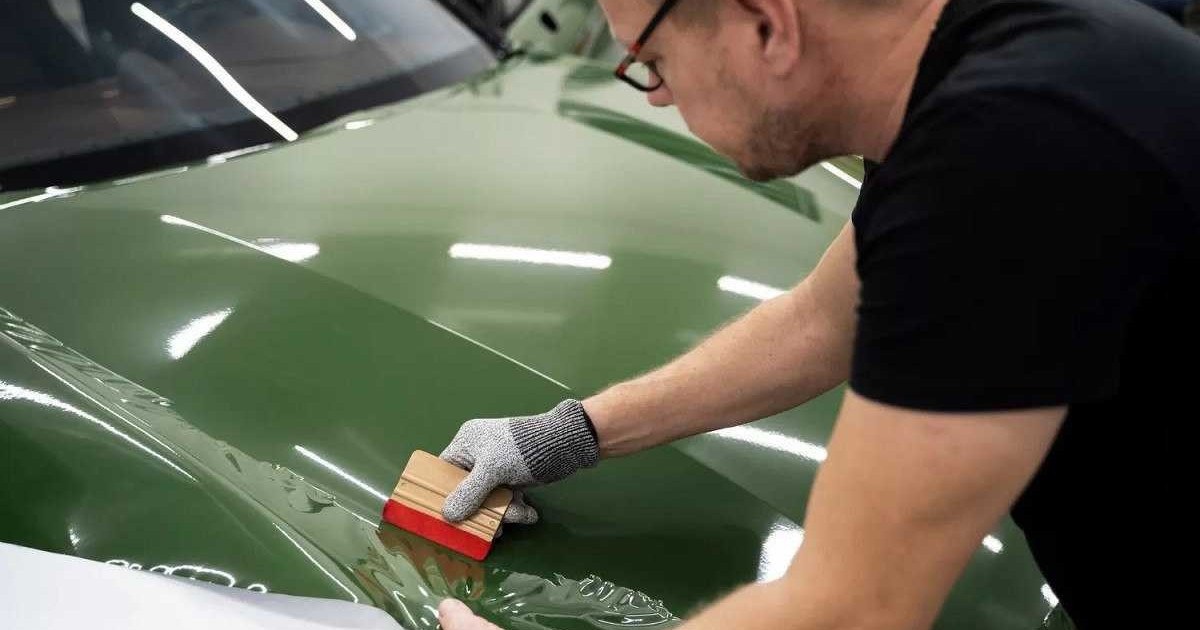 Para modificar o veículo, o dono arcará com despesas que vão além do envelopamento ou pintura