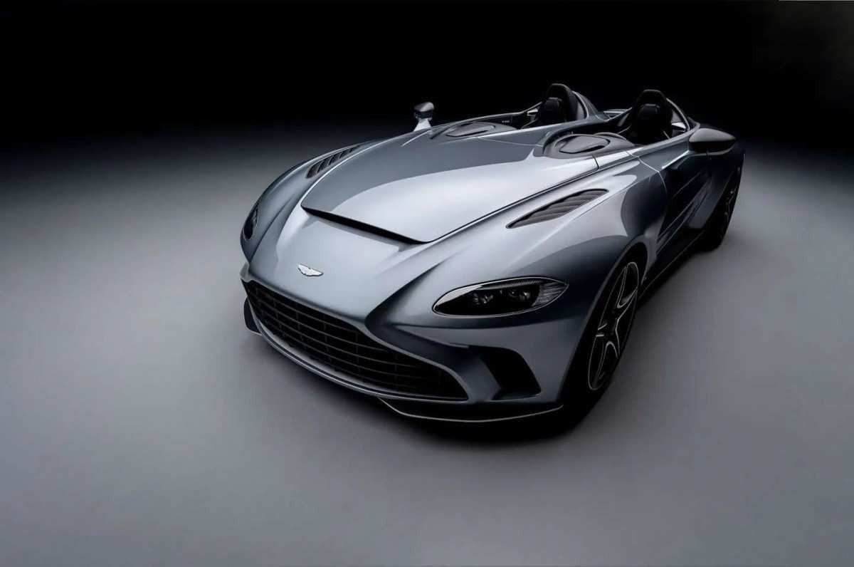 O Aston Martin V12 Speedster, de alguma maneira, serviu de inspiração para a marca chinesa