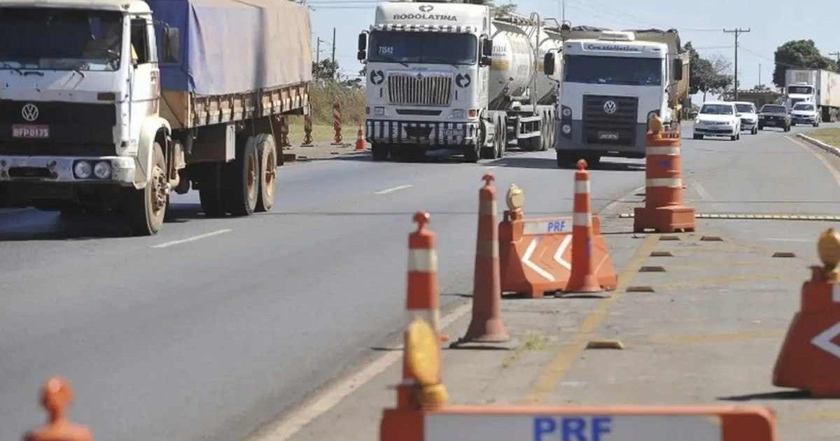 Motoristas profissionais que negligenciam o exame toxicológico cometem infração gravíssima, punida com multa no valor de R$ 1.467,35 e com a perda de sete pontos no prontuário