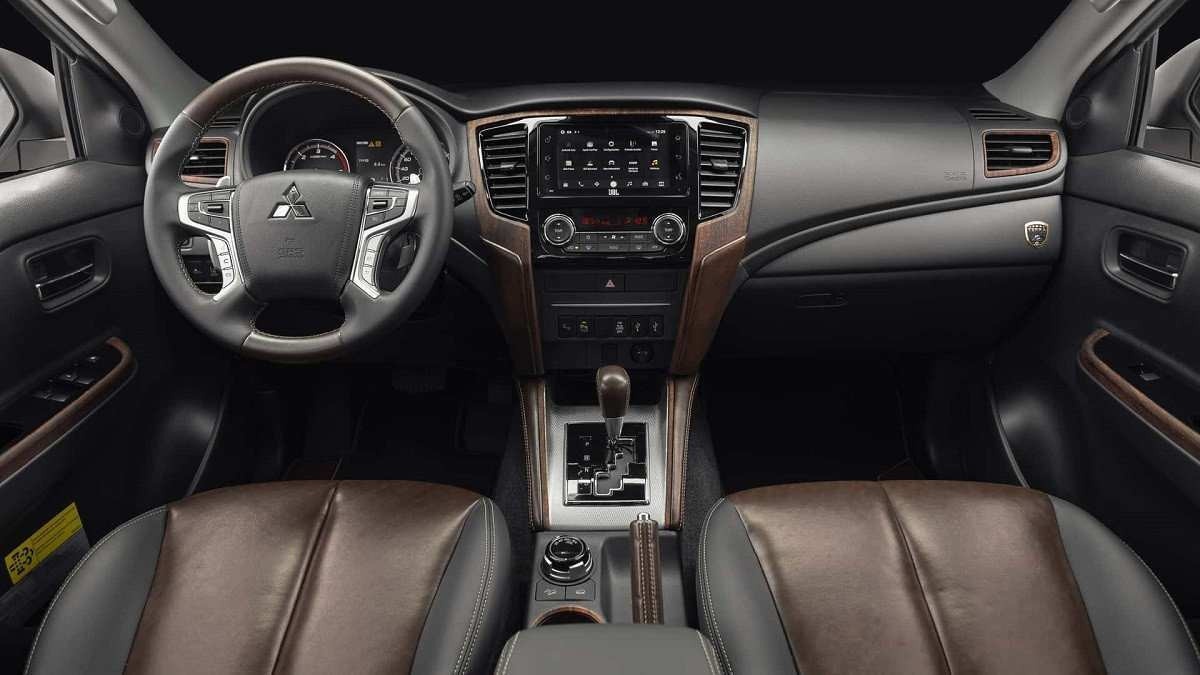 Interior da L200 Triton Sport Terra terá acabamento em marrom