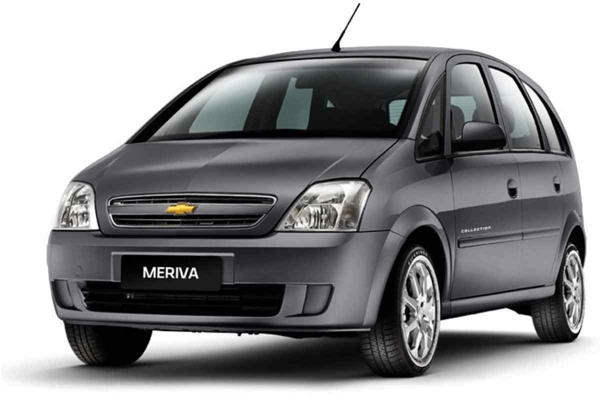 Chevrolet Meriva 1.4 Collection flex cinza estática no estúdio
