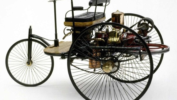Triciclo patenteado por Karl Benz em 1886, o primeiro automóvel do mundo -  (crédito: Mercedes-Benz/Divulgação)