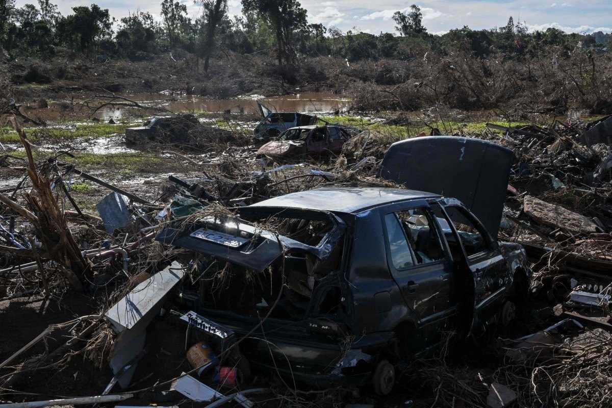 A Copart realiza trabalhos para agilizar o resgate e identificação dos veículos atingidos pela enchente que atingiu o Rio Grande do Sul.