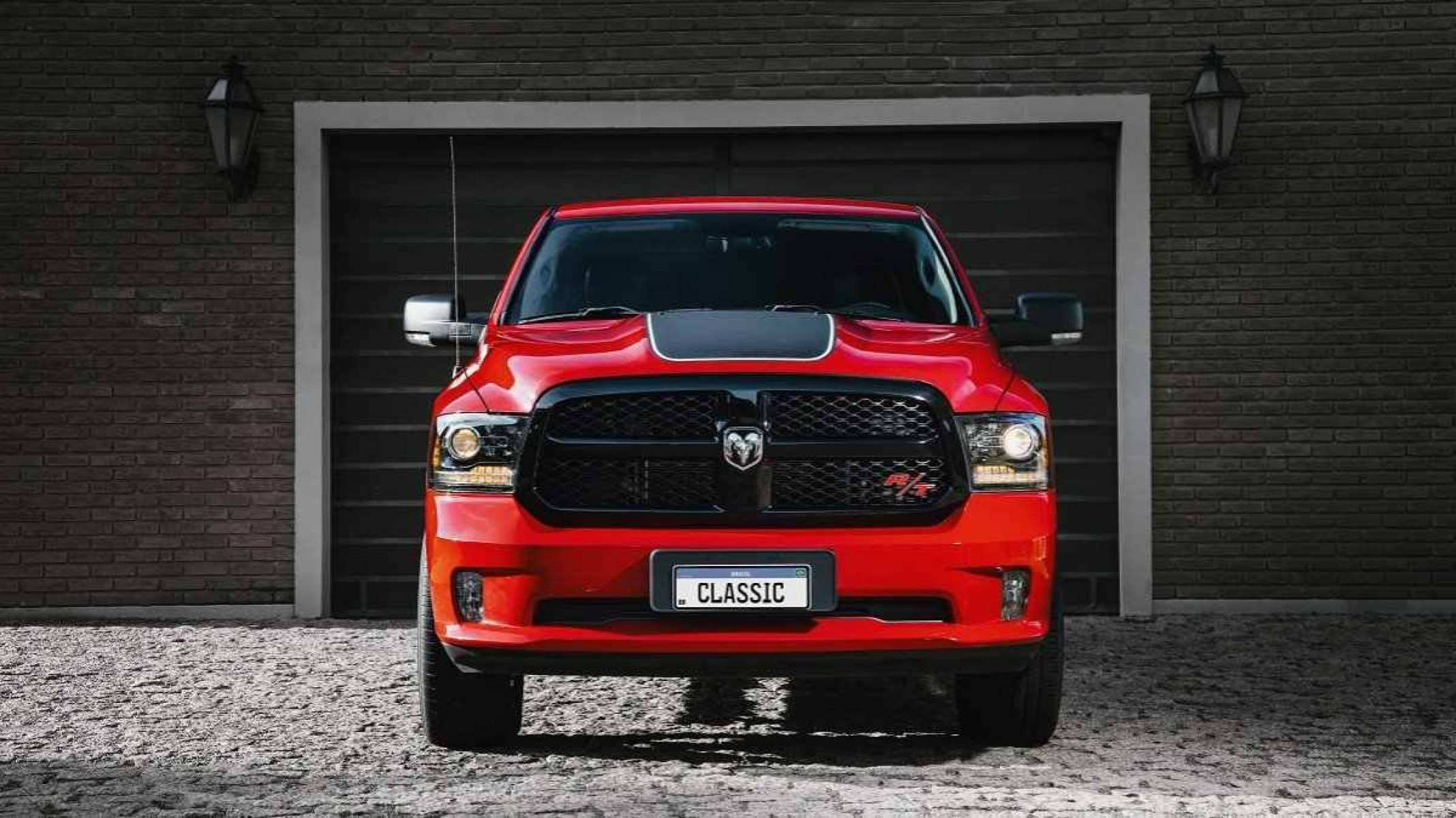 Ram R/T Red Red e Black Front Free Livre no estúdio