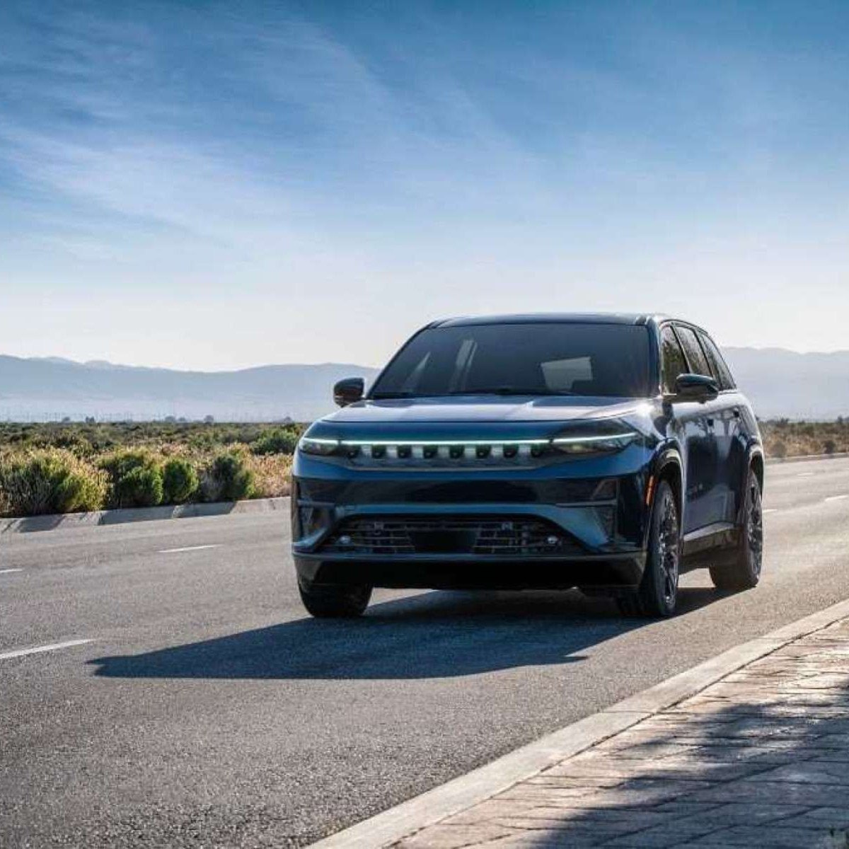 Jeep apresenta seu primeiro modelo global 100% elétrico, o Wagoneer S
