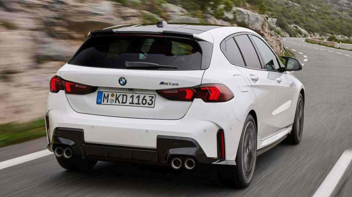  O novo Série 1 vem equipado com a última versão do sistema iDrive, agora baseado no Sistema Operacional BMW 9