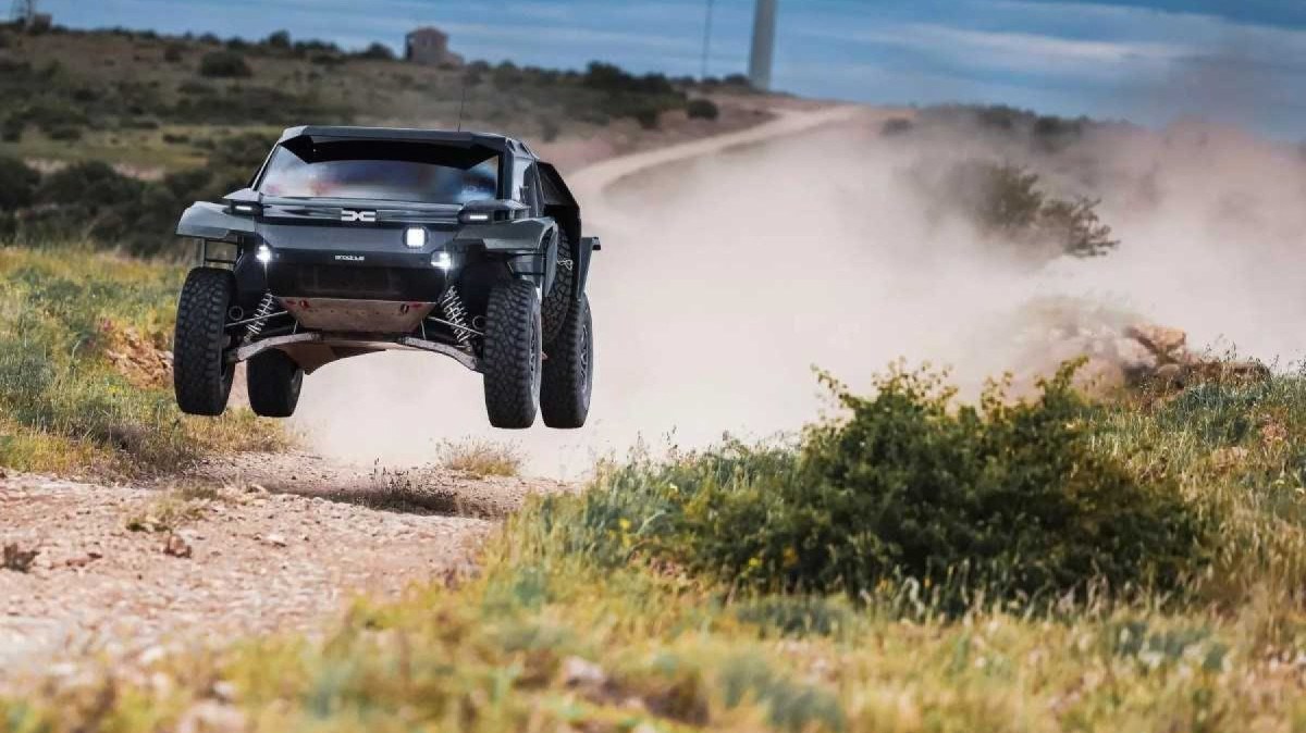 O Dacia Sandrider competirá no Rally Dakar 2025.