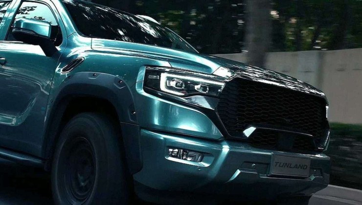 Parte dianteira da picape Foton Tunland V9 em cor azul