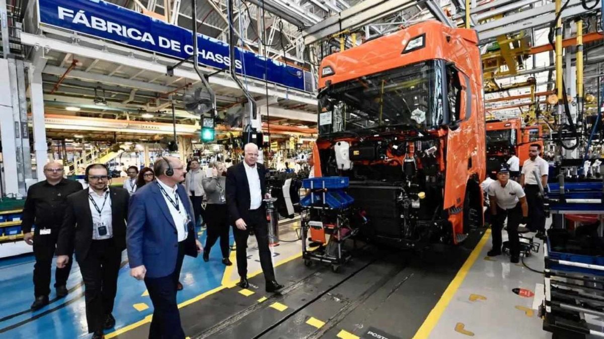 Fábrica da Scania em São Bernardo do Campo (SP) passará a produzir chassis para ônibus elétricos a partir de março de 2025