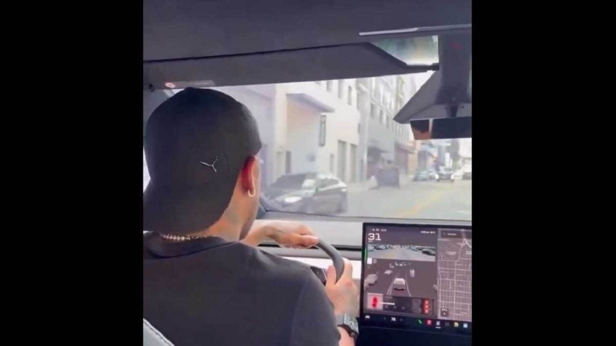 Jogador de futebol dirigiu caminhonete pelas ruas de Los Angeles