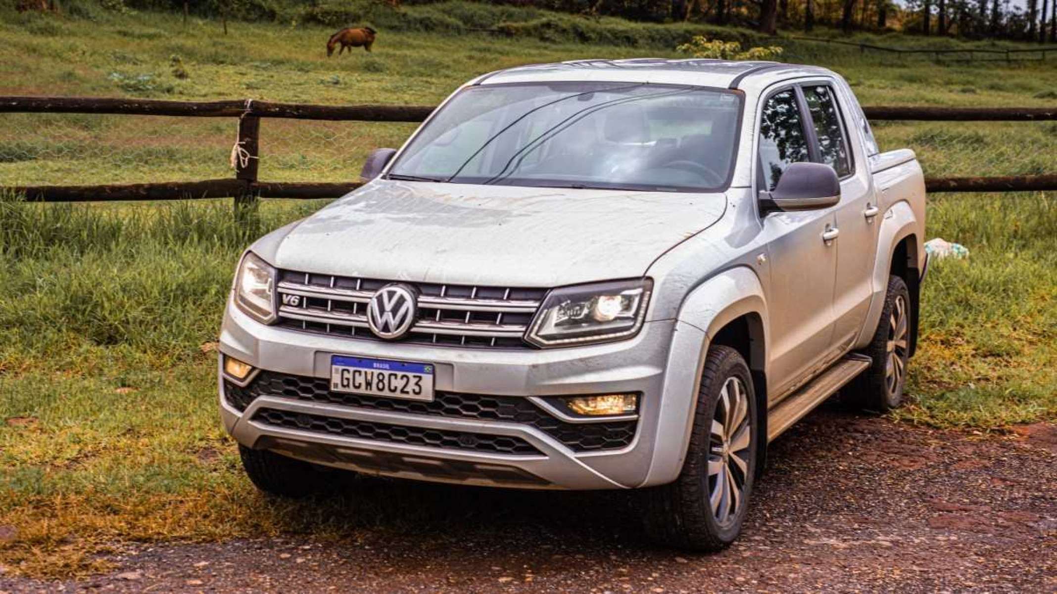 Volkswagen anuncia início da produção da Amarok 2025 na Argentina; A picape recebeu reestilização.